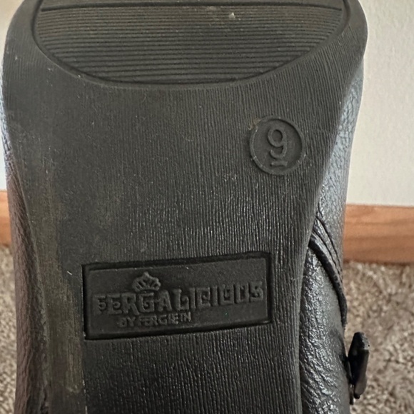 Black boots - Picture 4 of 6